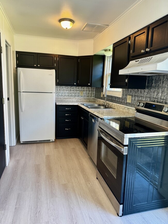 Photo - 6820 Linville Dr