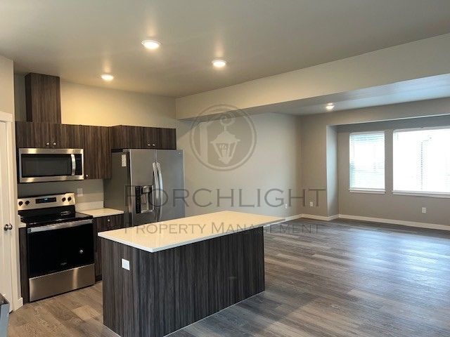 Building Photo - 1804 Eastgate Loop Unit 102