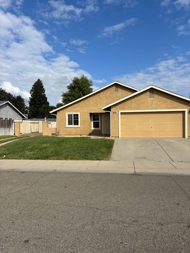 Single Family Home in Live Oak. - Single Family Home in Live Oak.