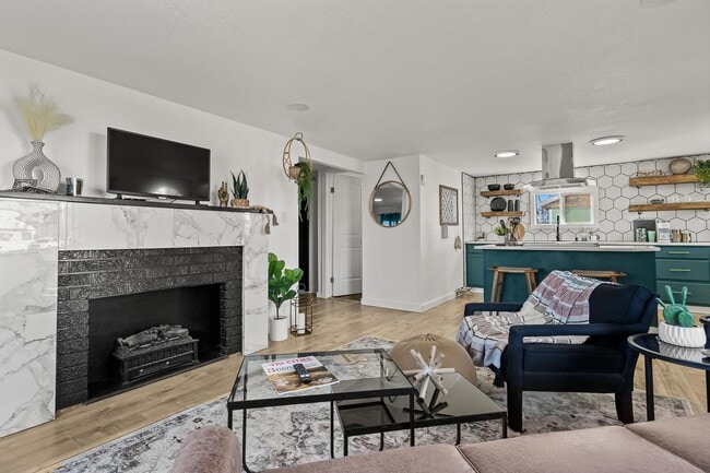 1328 Potter Ave