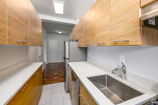 1 dormitorio, 1 baño + estudio - 57 m² - Cocina - Macomb Gardens