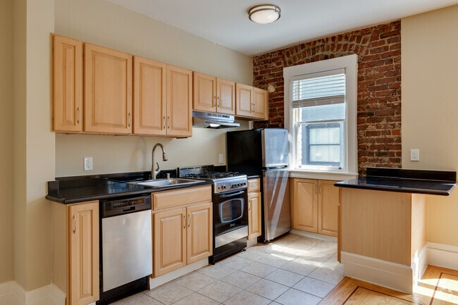 Studio - 364SF - Kitchen - 825 Post