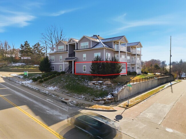 Building Photo - 2212 Chapel Hill Rd Unit 104