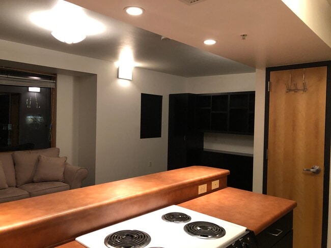 Photo - Shervins Apartments