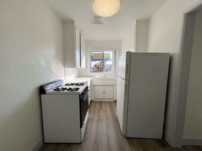 Photo - 5919-5925 Crenshaw Blvd