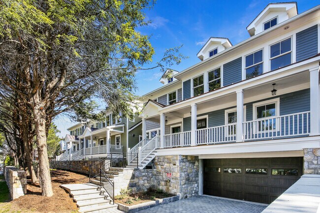 Photo - 500 Warburton Ave