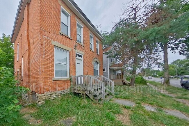 Building Photo - 1695 E Weber Rd