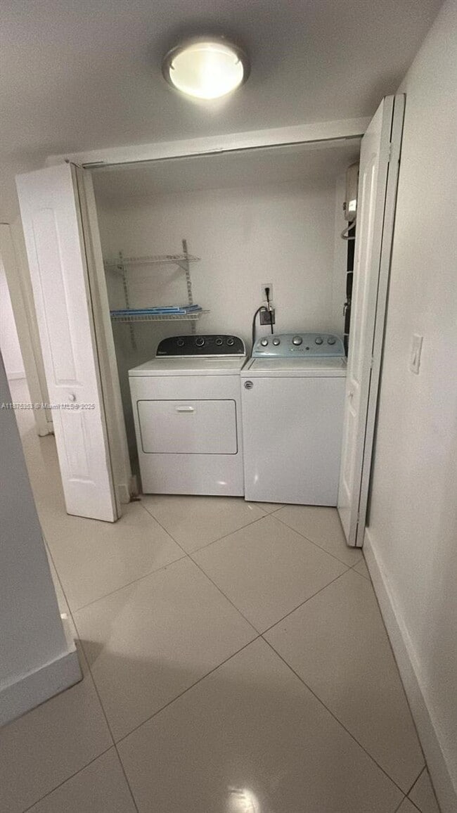 Photo - 8363 Lake Dr Unidad 403