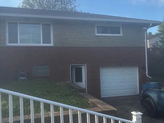 1145 University Dr