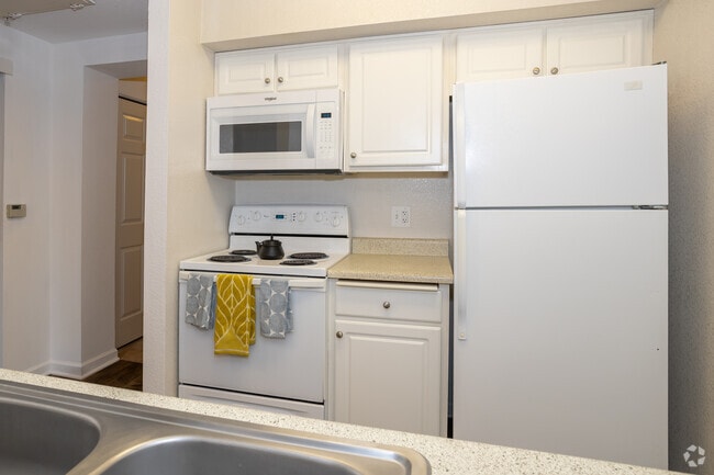 Estudio - 490SF - Vista de la cocina 2 - The Fremont Building