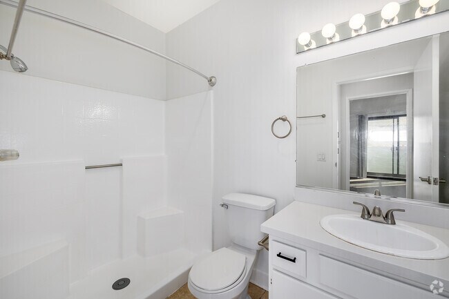 2BR, 2BA - 1,100SF - Second Bathroom