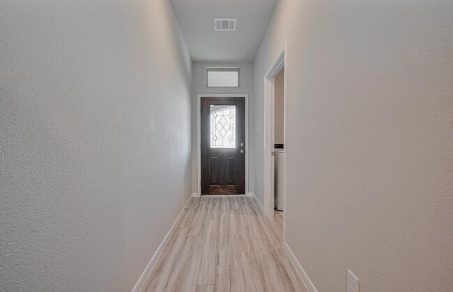 Photo - 101 Eliana Shores Dr