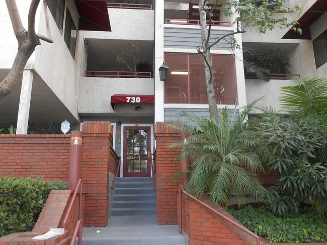 Building Photo - 730 W 4th St Rental