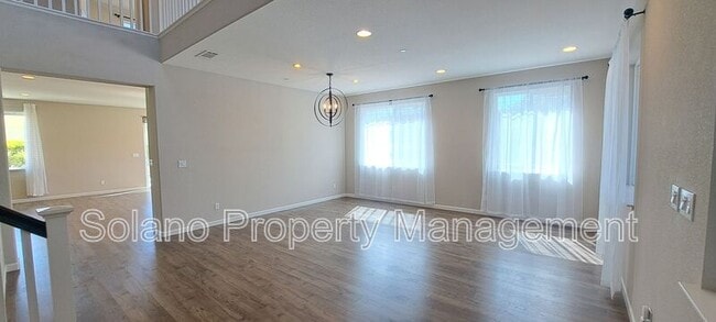 Photo - 4719 Sweetwater Pl