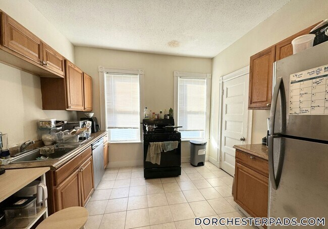 Photo - 692 Columbia Rd Unit 3