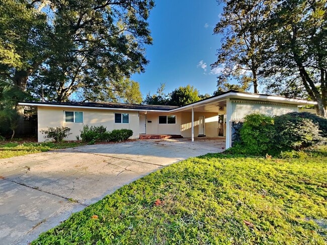 Building Photo - Move-In Ready 3BR Home in Jacksonville FL | Fenced Backyard, Carport & Modern Upgrades