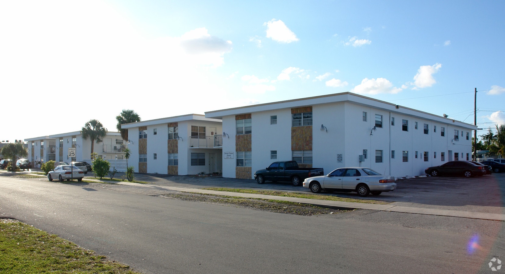 Building Photo - Cleveland Paradise Apartments