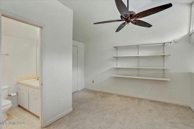 Photo - 200 Woodgreen Dr