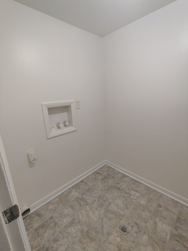 Photo - 600 Reusens Rd Unit D38