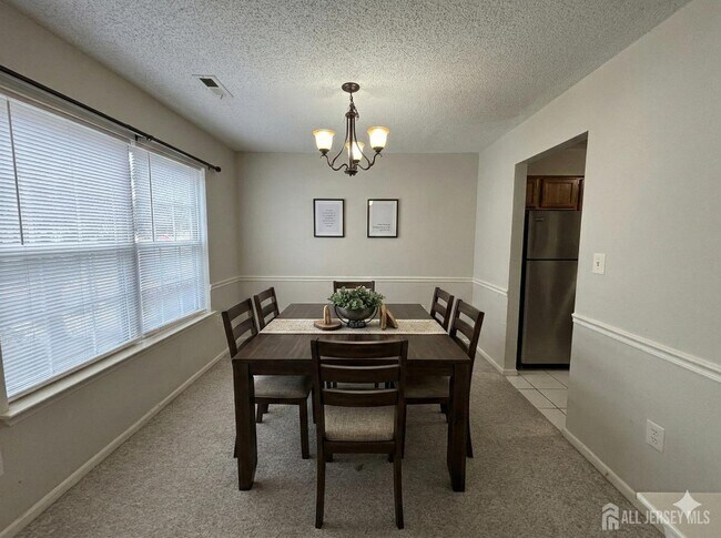 Photo - 62 Colleen Ct