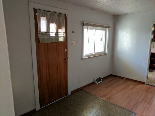 Dining Room and Entry - 1349 Main St Unit APT 1