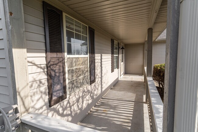 Photo - 2521 Woodmeadow Dr SE