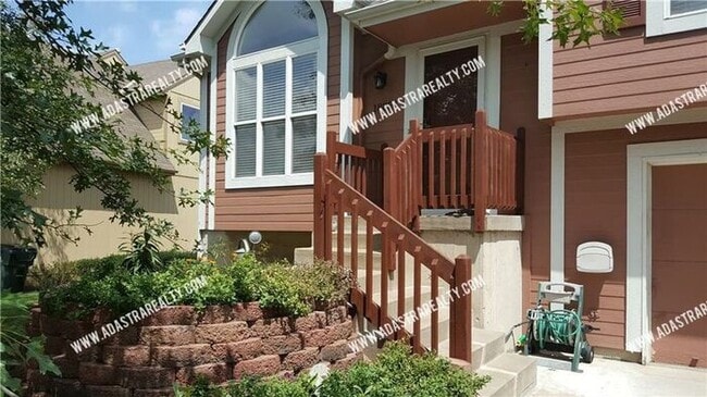 Photo - Gorgeous Olathe Home in South Hampton Subdivision-Available in SEPTEMBER!!