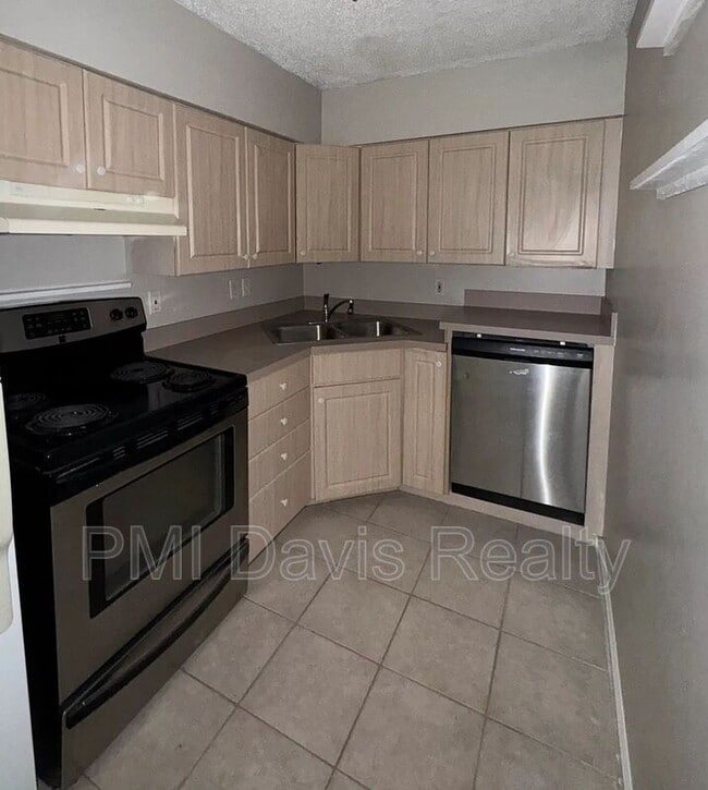 Photo - 1845 Lindberg Dr Unit Apt 09