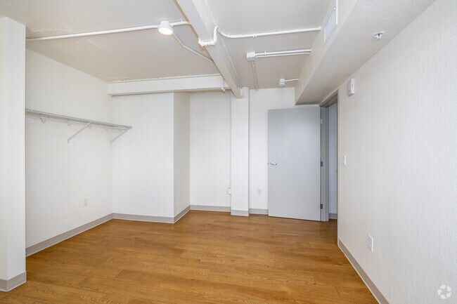 2BR, 1BA - 769SF - Second Bedroom