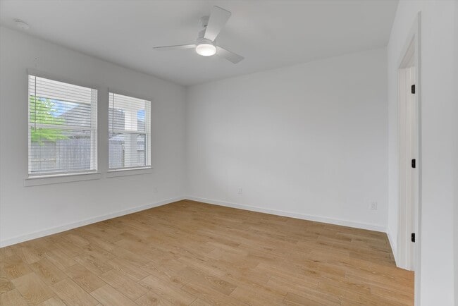 Photo - 8438 Bay Rdg Cir