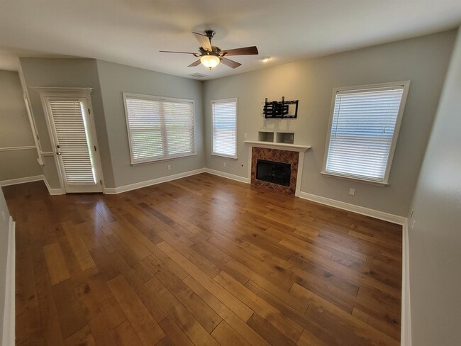 Photo - 1120 Archangel Way