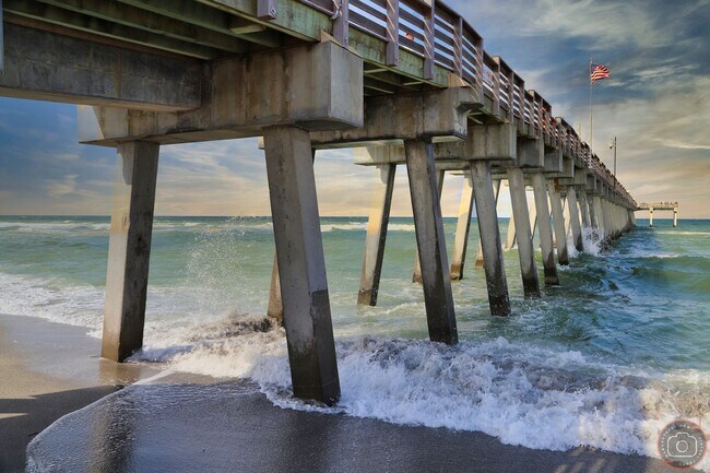 Photo - Seasonal Short-Term Venice Island Townhouse Steps from Venice Beach!