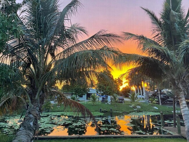 Photo - 1877 Meadow Ct