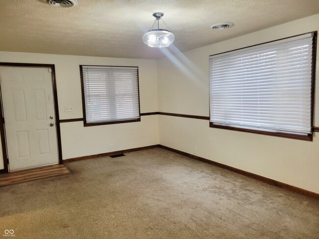 Photo - 3425 Campbell St