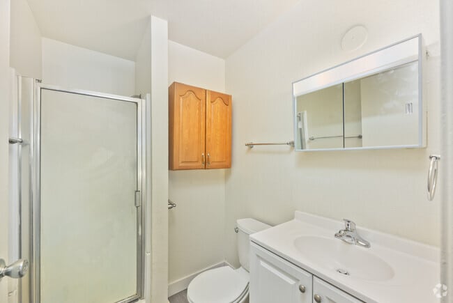 3BR, 2BA - 1,100SF - Primary Bathroom