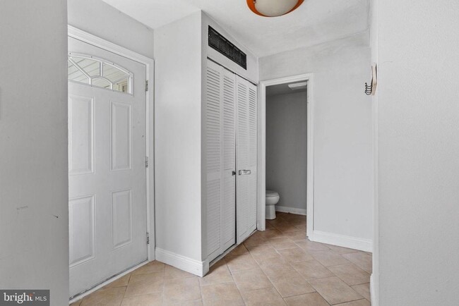 Photo - 121 Aspen Ct