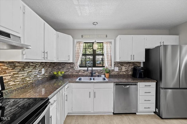 Photo - 18 Willow Bridge Dr