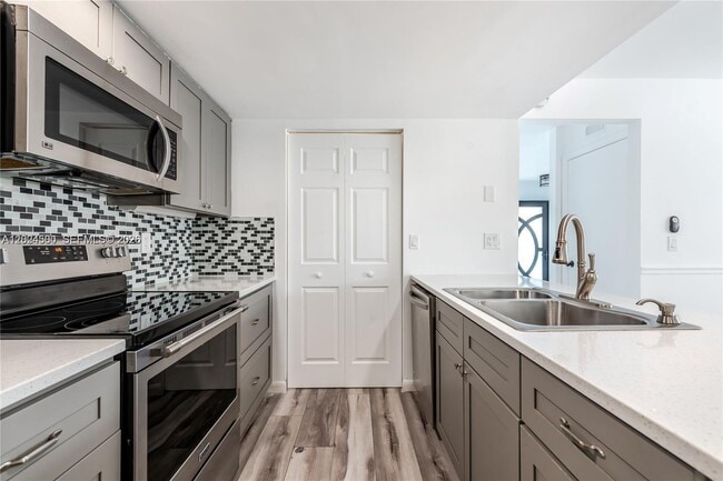 Photo - 5800 Rambler Rose Way