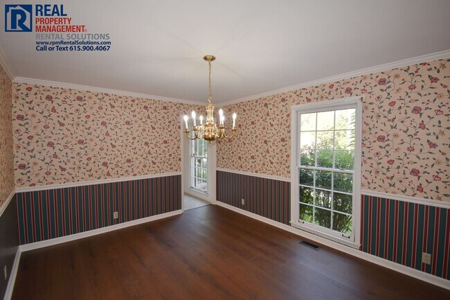 2307 Londonderry Dr