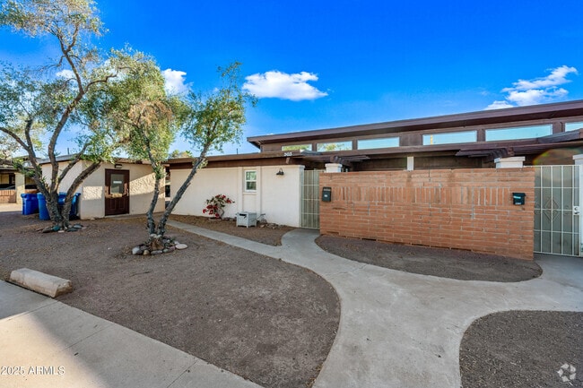 Building Photo - 507 W Pebble Beach Dr Rental
