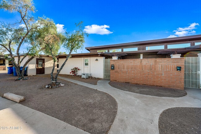 Photo - 507 W Pebble Beach Dr Townhome