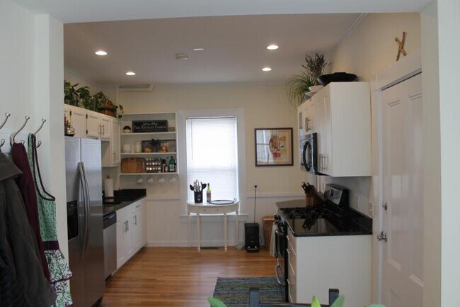 Photo - 50 Fiske St Unidad 1