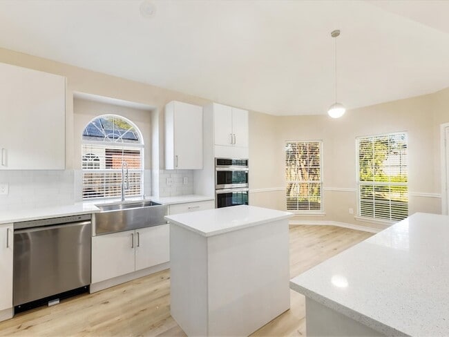 Photo - 1622 Stratford Dr