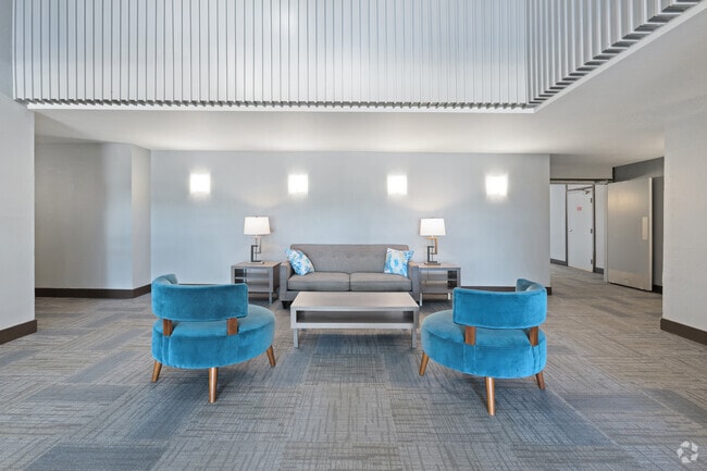 Lobby 2 - Tradewind Surf Apartments