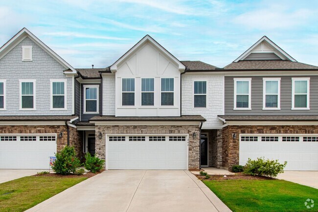 Building Photo - Beautifully Appointed Townhome in Prime Ho...