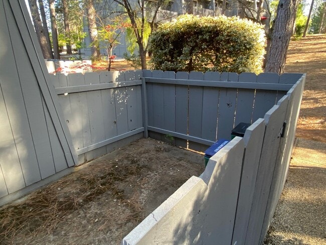 Photo - Kingbury Greens HOA 2 bedroom 2bath in Alta Sierra