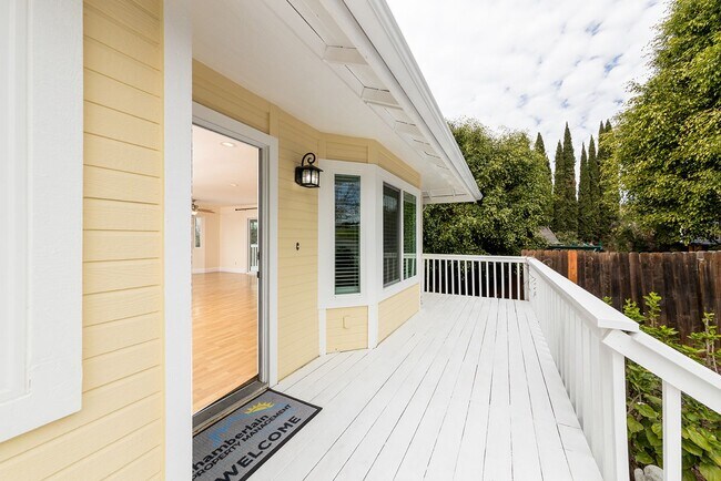 Photo - 3bd/2ba Single Story Vista Home With A/C