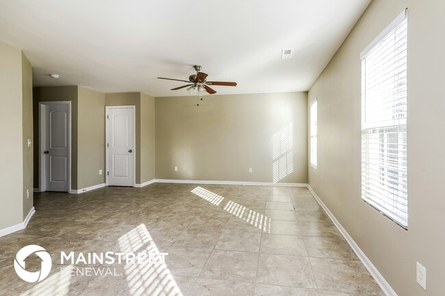 Photo - 352 Kendall Dr