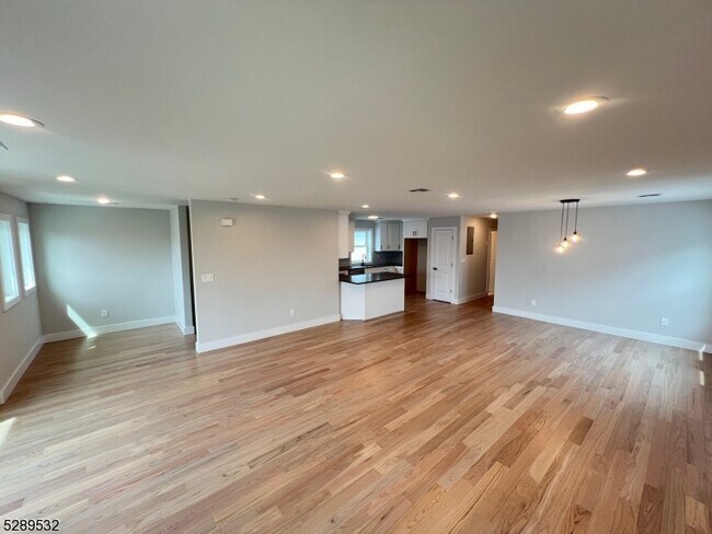 Photo - 327 Spencer St Unit 2