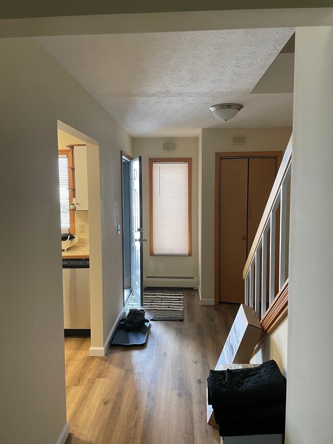 Photo - 11 Philo Rd W